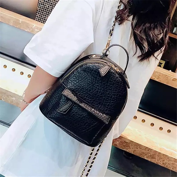 🔥RESTOCKED🔥Mini Leather Backpack Chain Purse - Picture 4 of 6